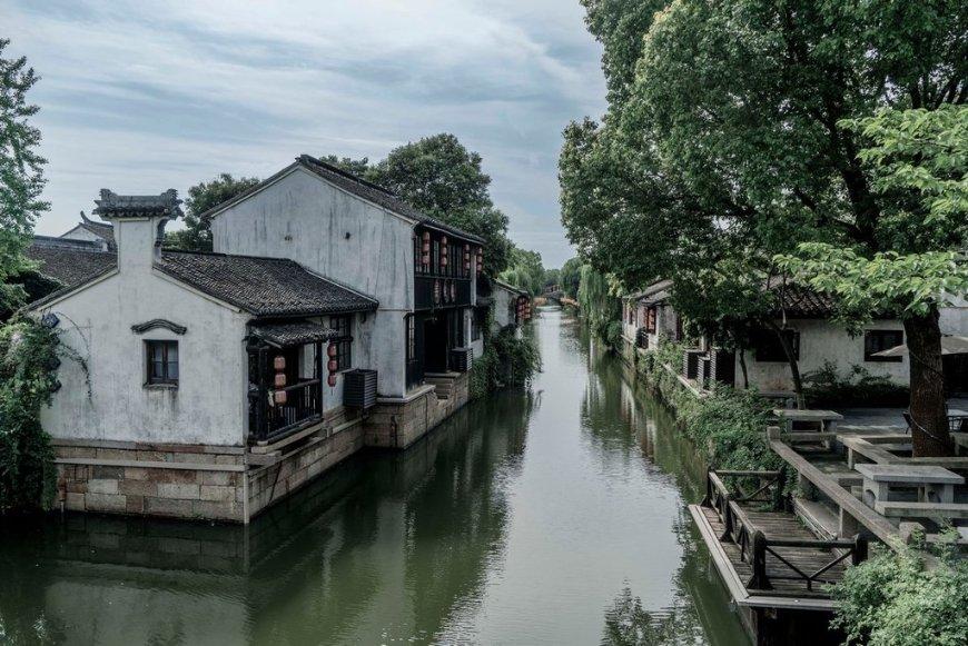 中字头概念持续发酵,中国石油午后走高,央企回报ETF(561960)涨近1%强势四连阳